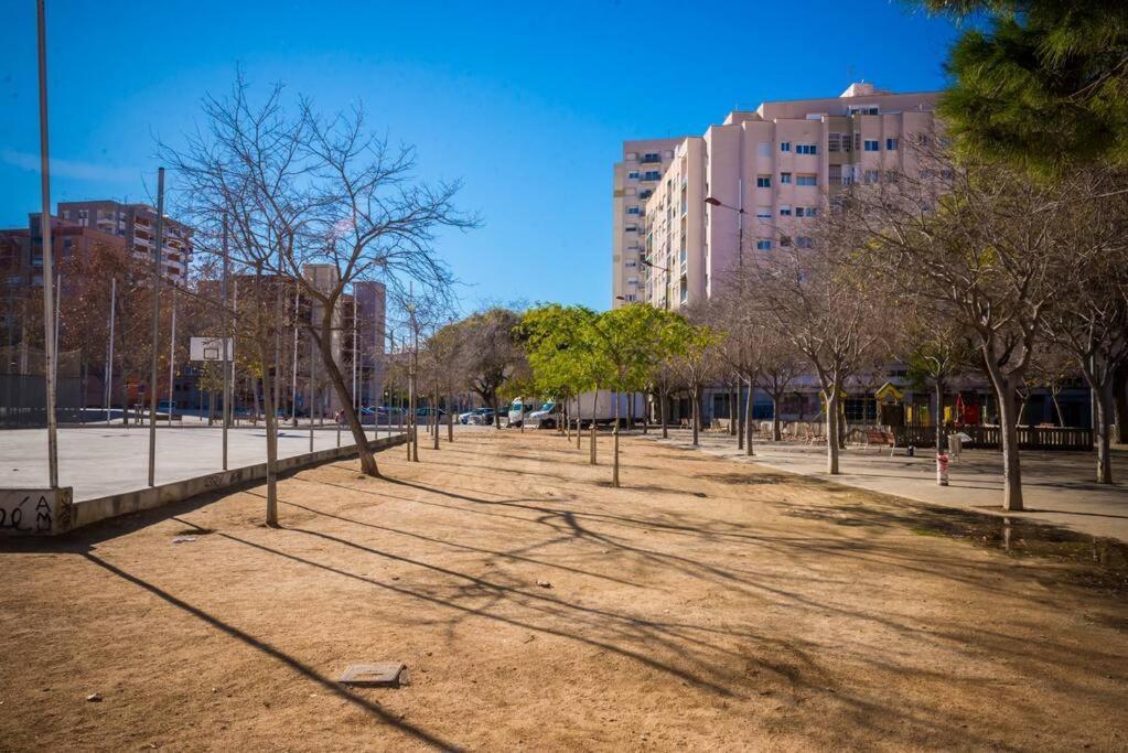 Casa Maria Townhouse- Terrace-4 Bedrooms L'Hospitalet de Llobregat Luaran gambar